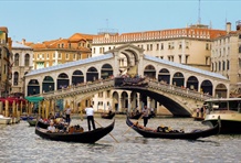 Sail the Gondola in Venice
